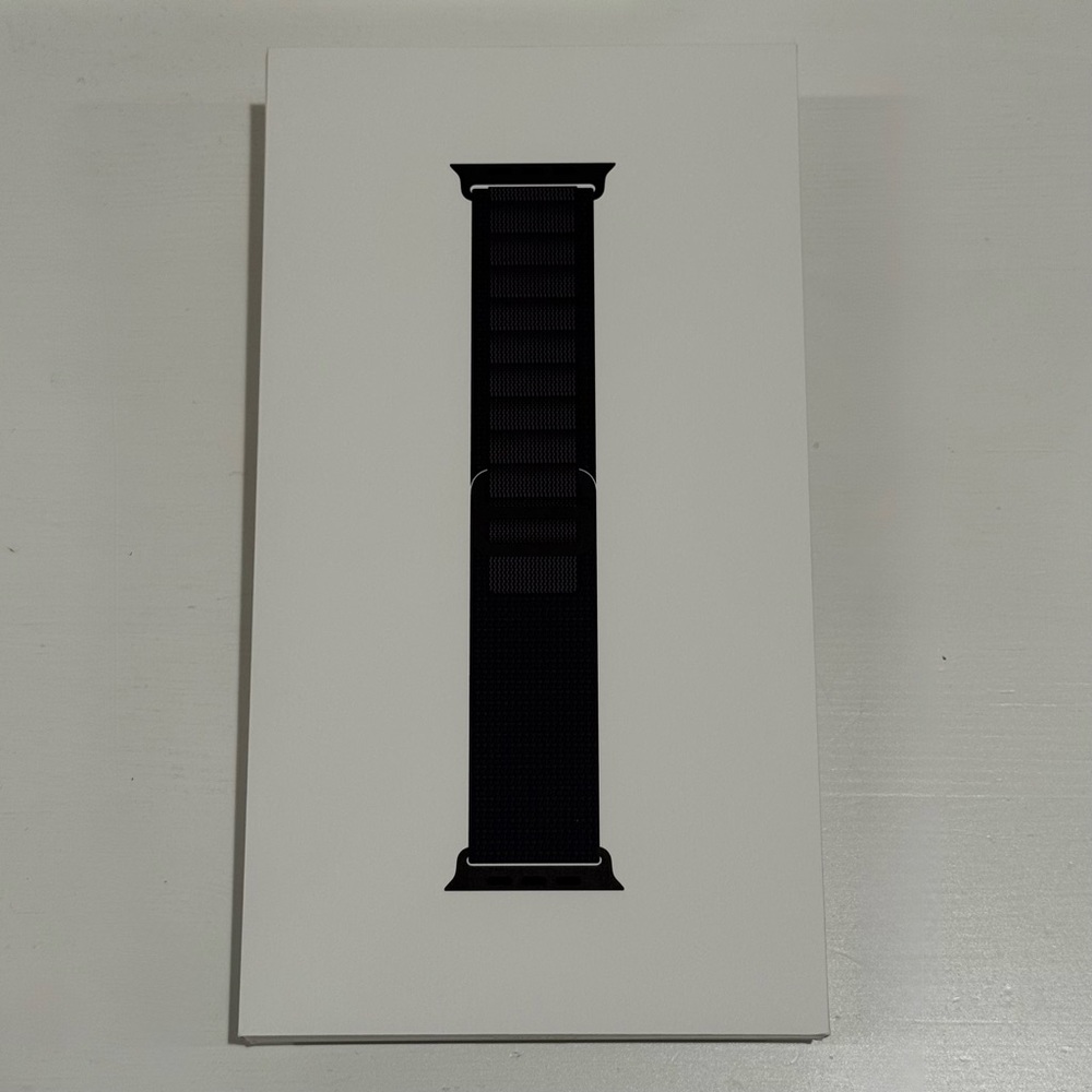 Apple Watch 49mm, Alpine Loop, Black, Black Titanium G-Hook, Large (L), Used